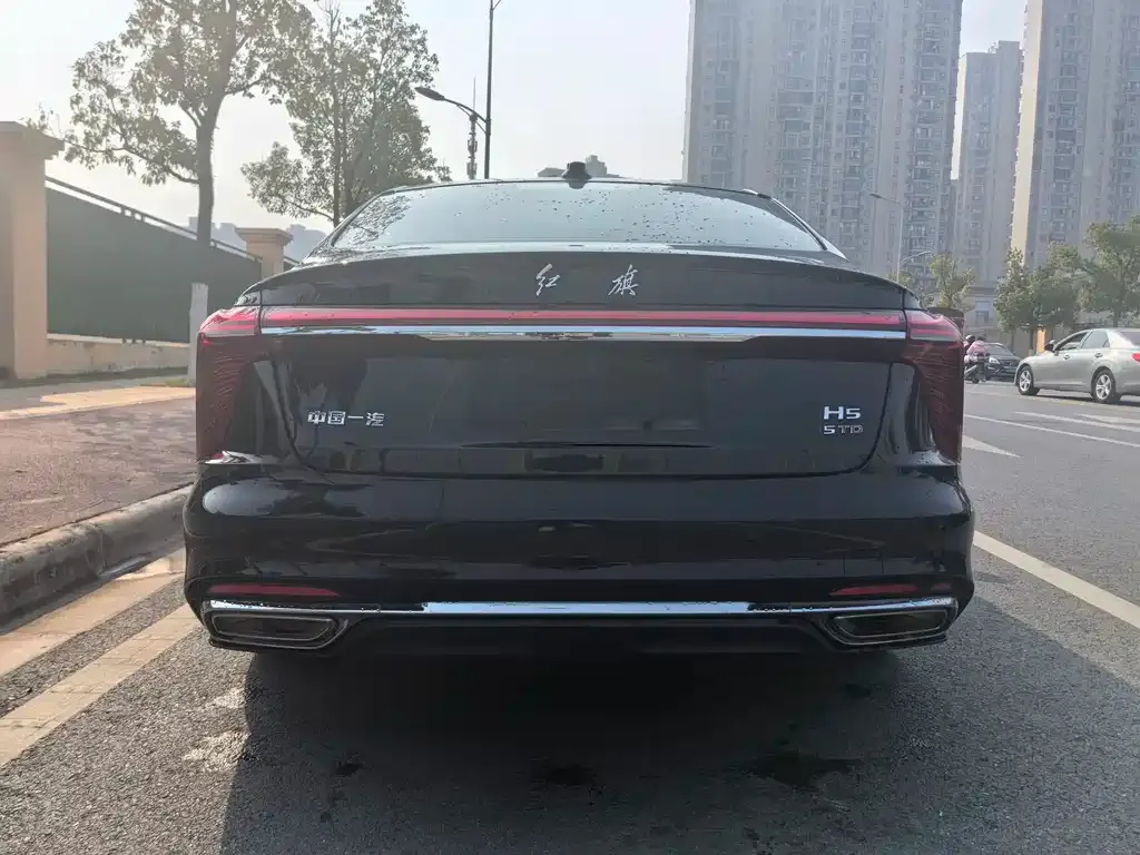 Hongqi H5 — фото 7