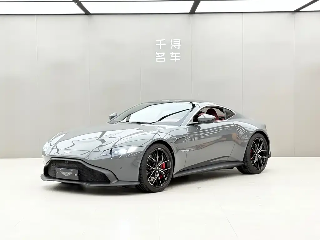 Aston Martin V8 Vantage — фото 1