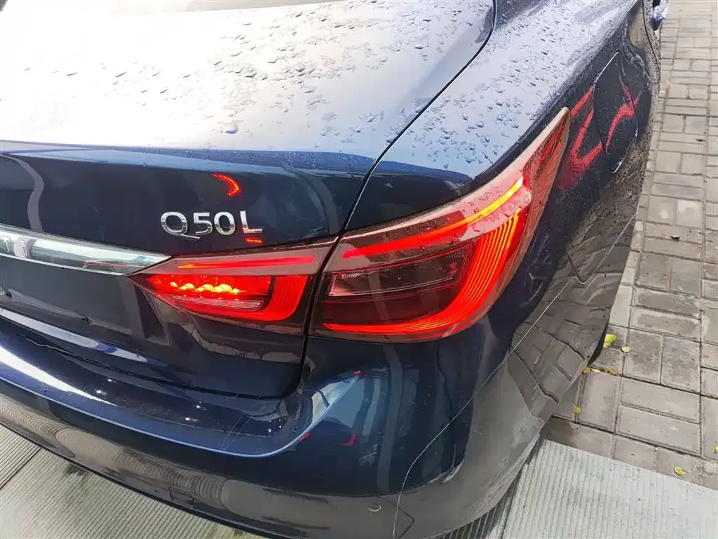 Infiniti Q50L — фото 8