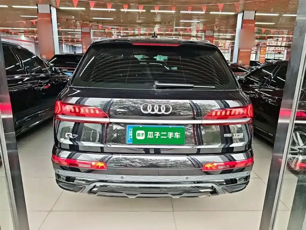 Audi Q7 — фото 9