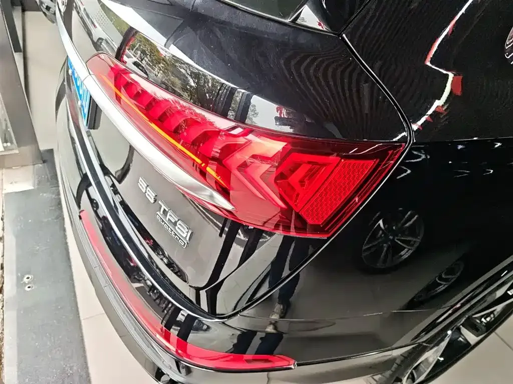 Audi Q7 — фото 5
