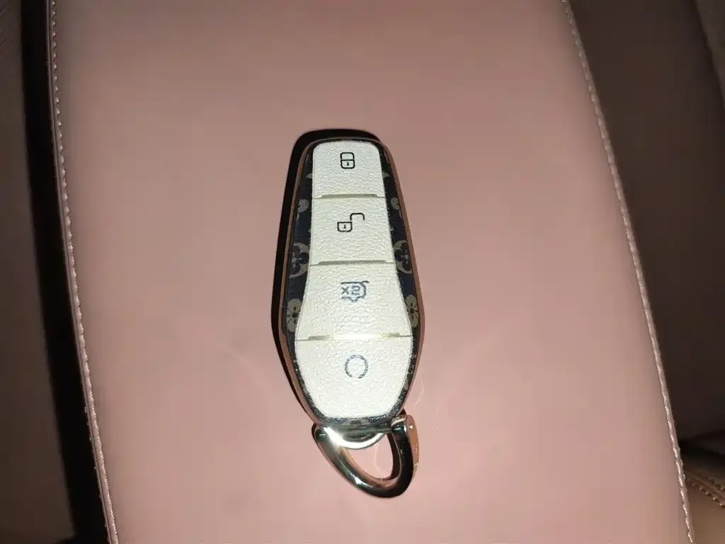 BYD Seal — фото 9