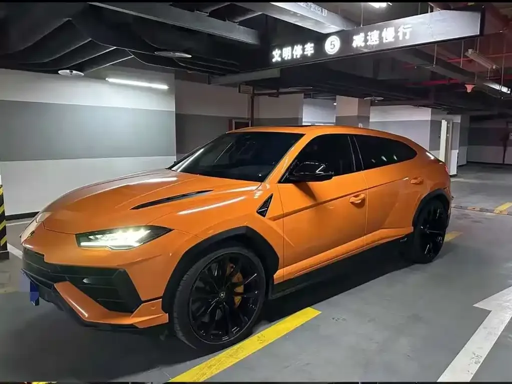 Lamborghini Urus — фото 1