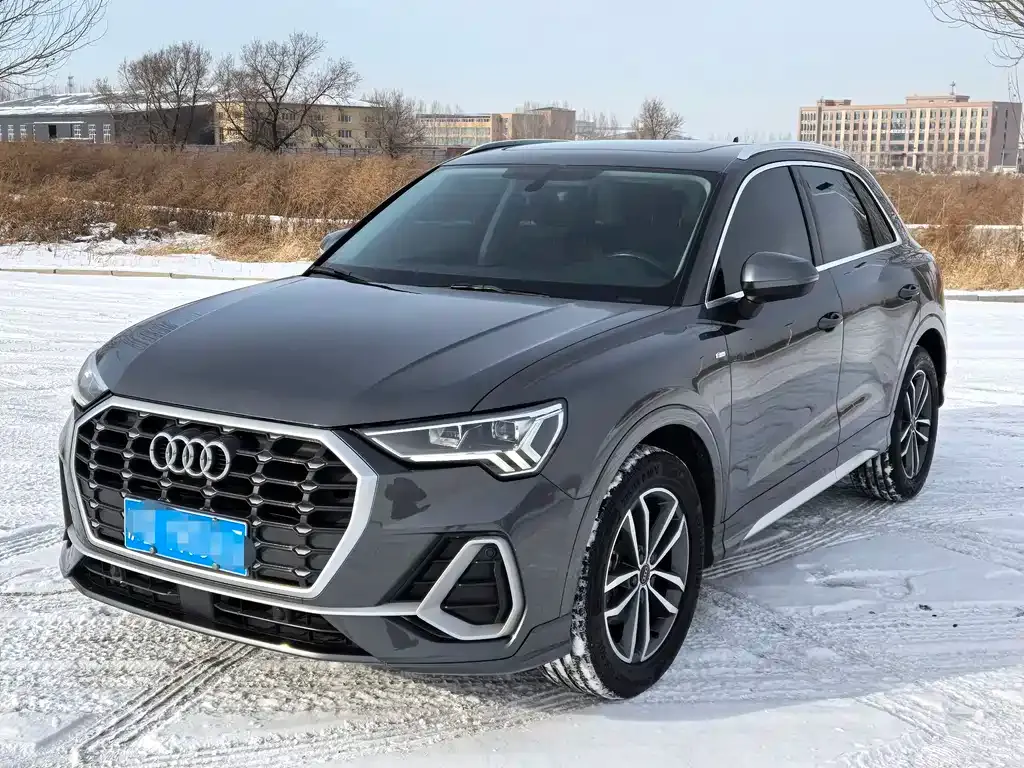 Audi Q3 — фото 1