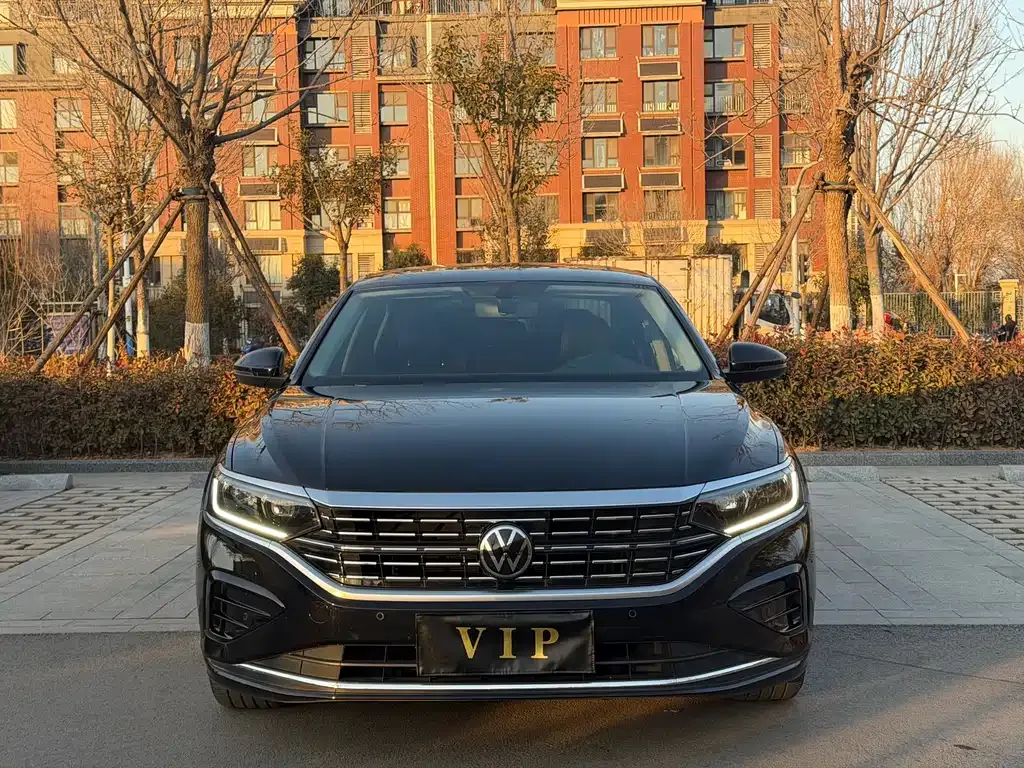 Volkswagen Passat — фото 1