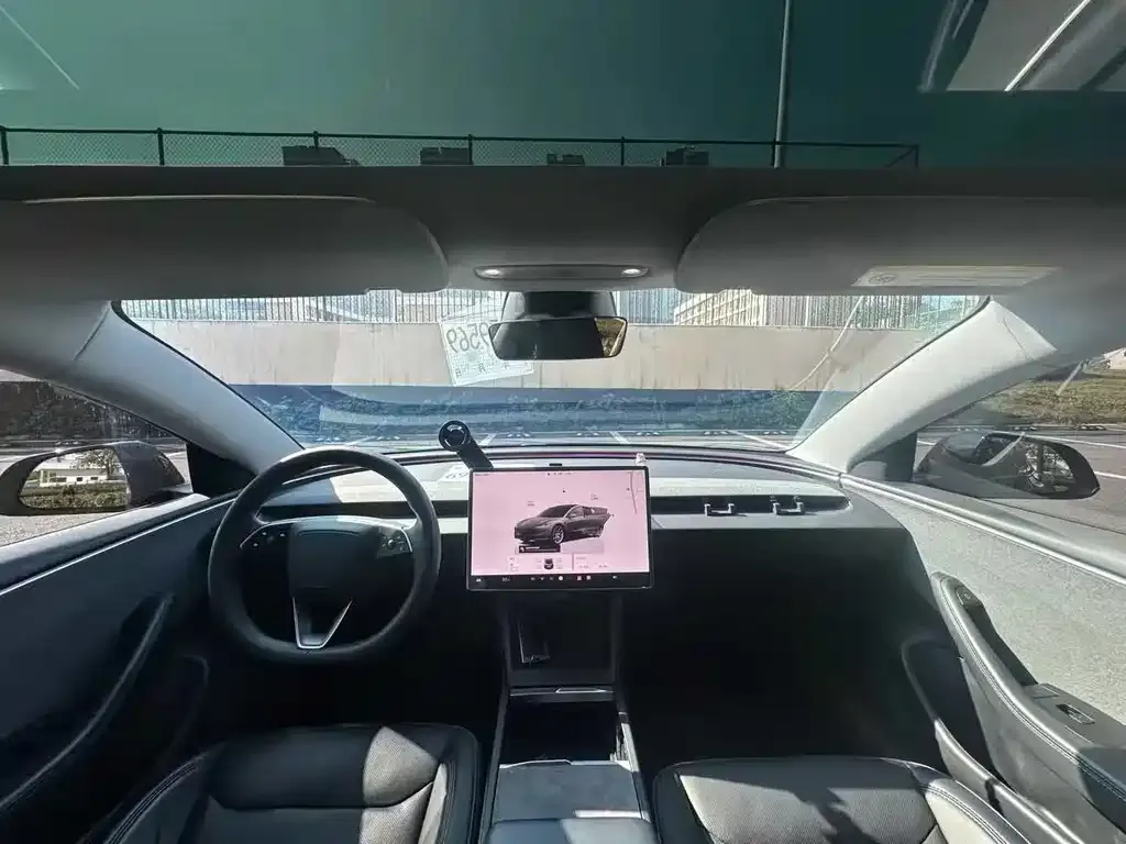 Tesla Model 3 — фото 2