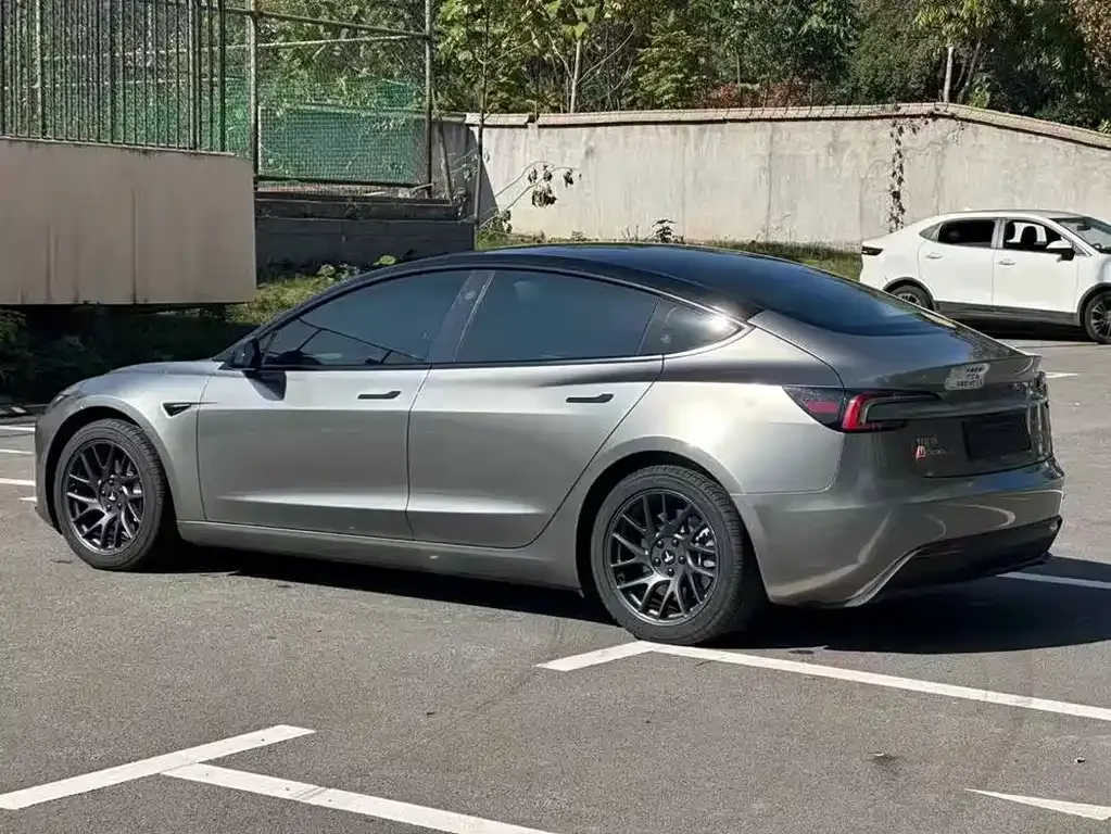 Tesla Model 3 — фото 5