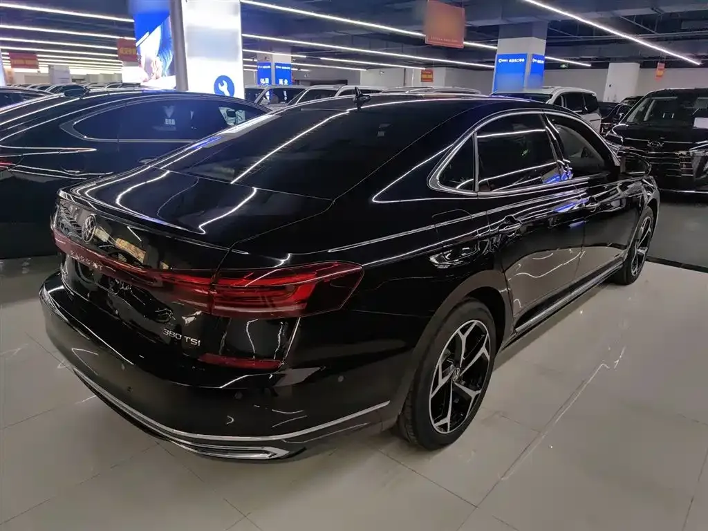 Volkswagen Passat — фото 9