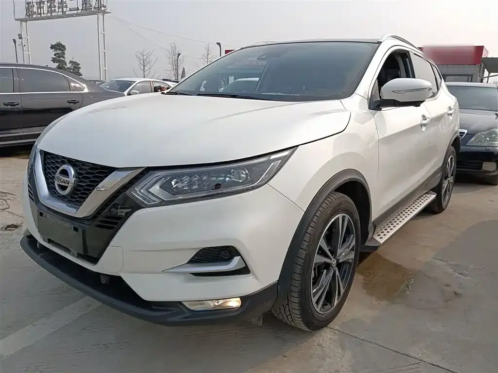 Nissan Qashqai — фото 1