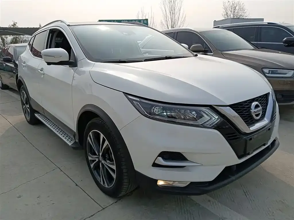 Nissan Qashqai — фото 10