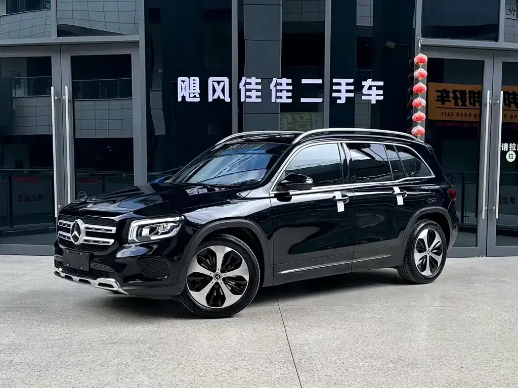 Mercedes-Benz GLB — фото 1