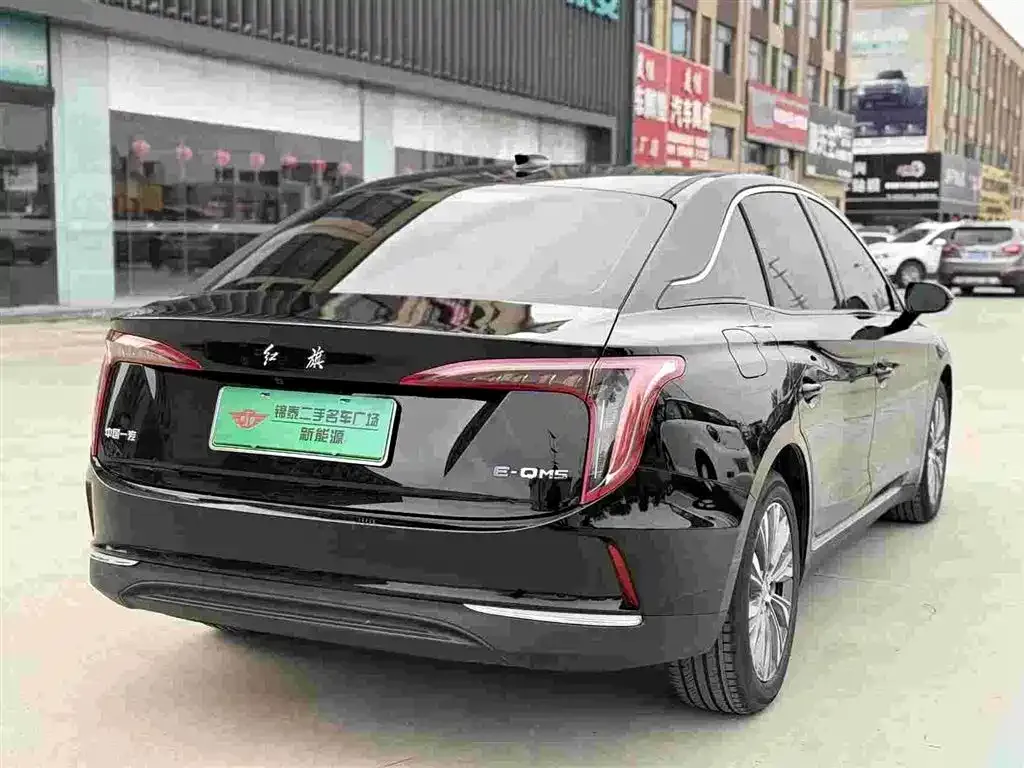 Hongqi E-QM5 — фото 9