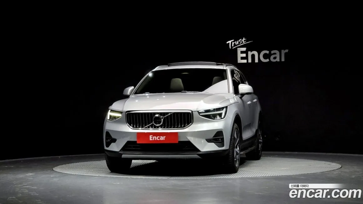 Volvo XC40 — фото 2