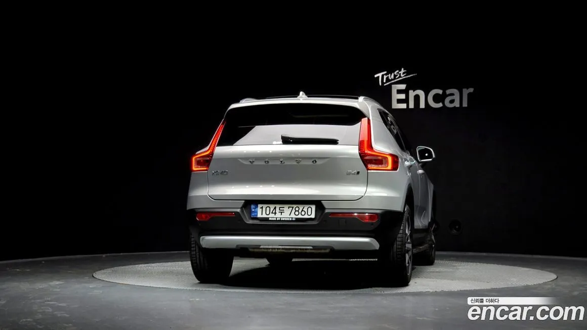 Volvo XC40 — фото 3