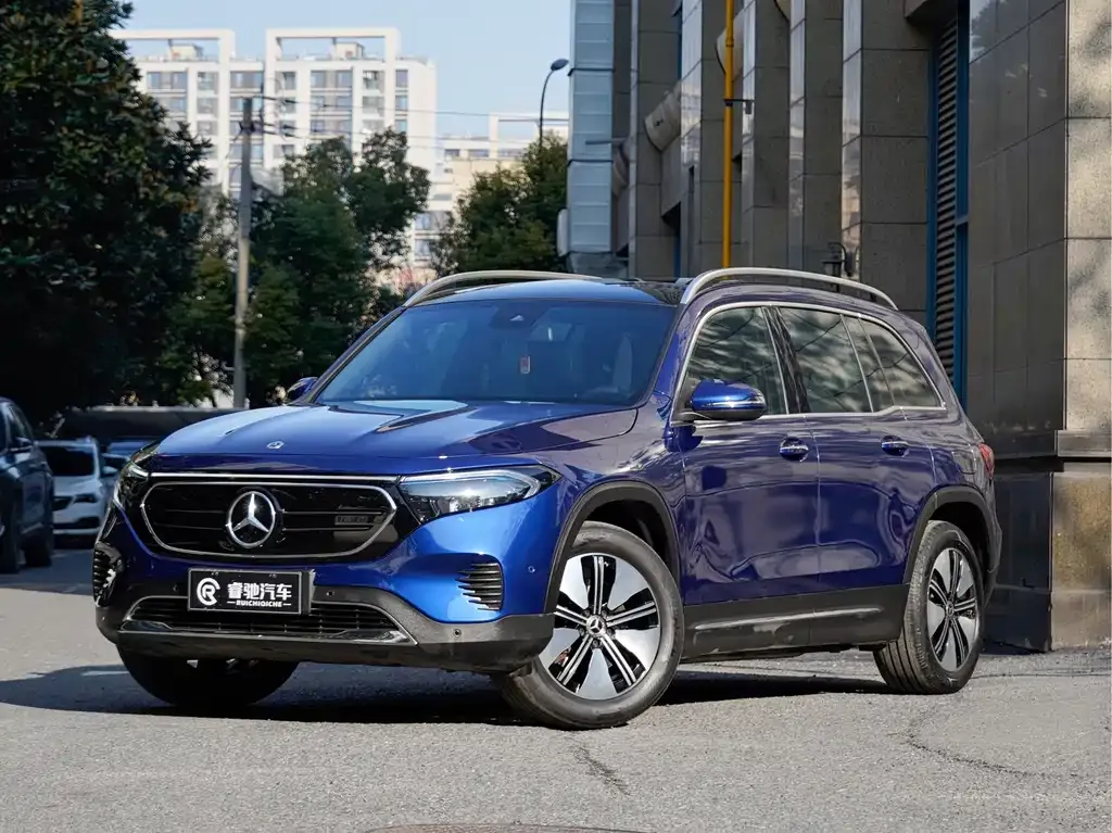 Mercedes-Benz EQB — фото 1