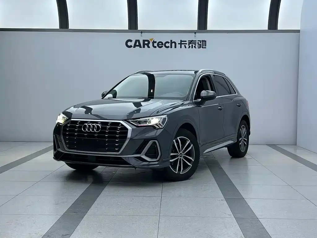 Audi Q3 — фото 1