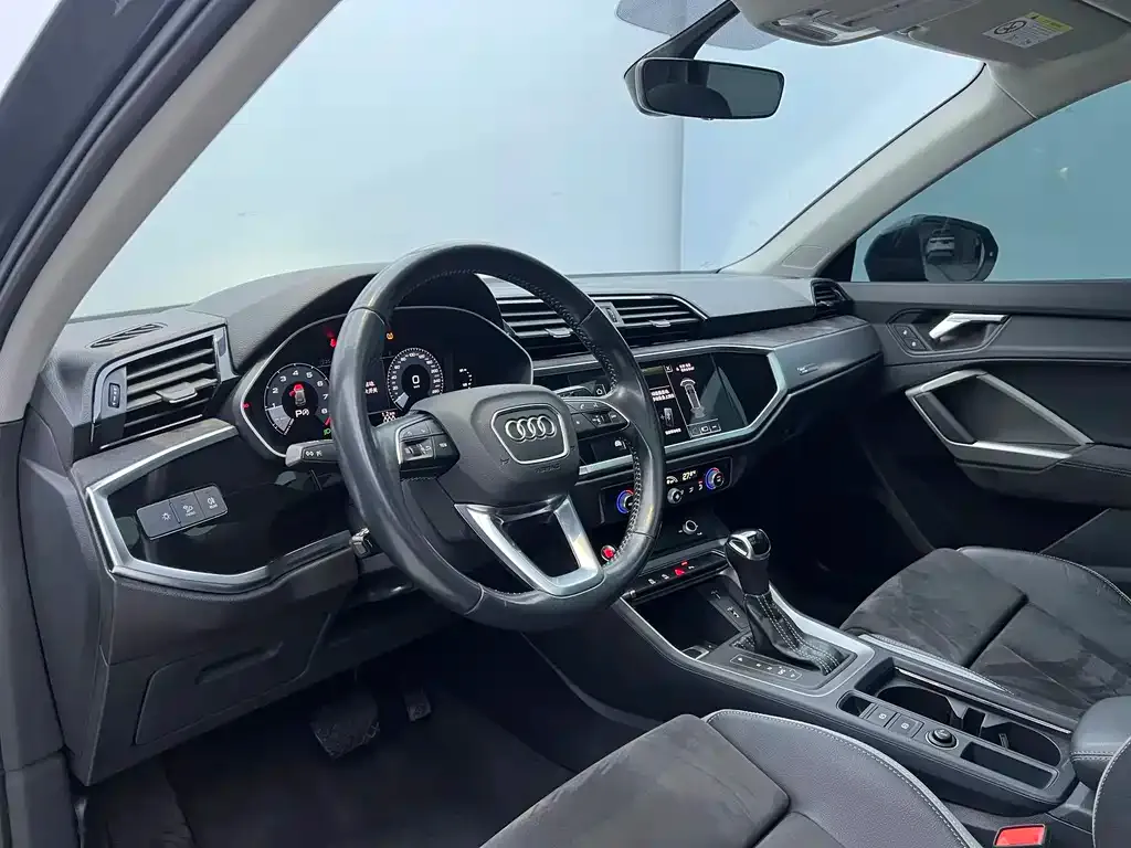 Audi Q3 — фото 9