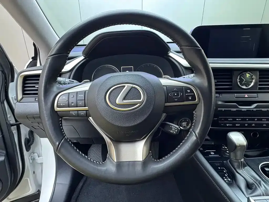 Lexus RX — фото 10