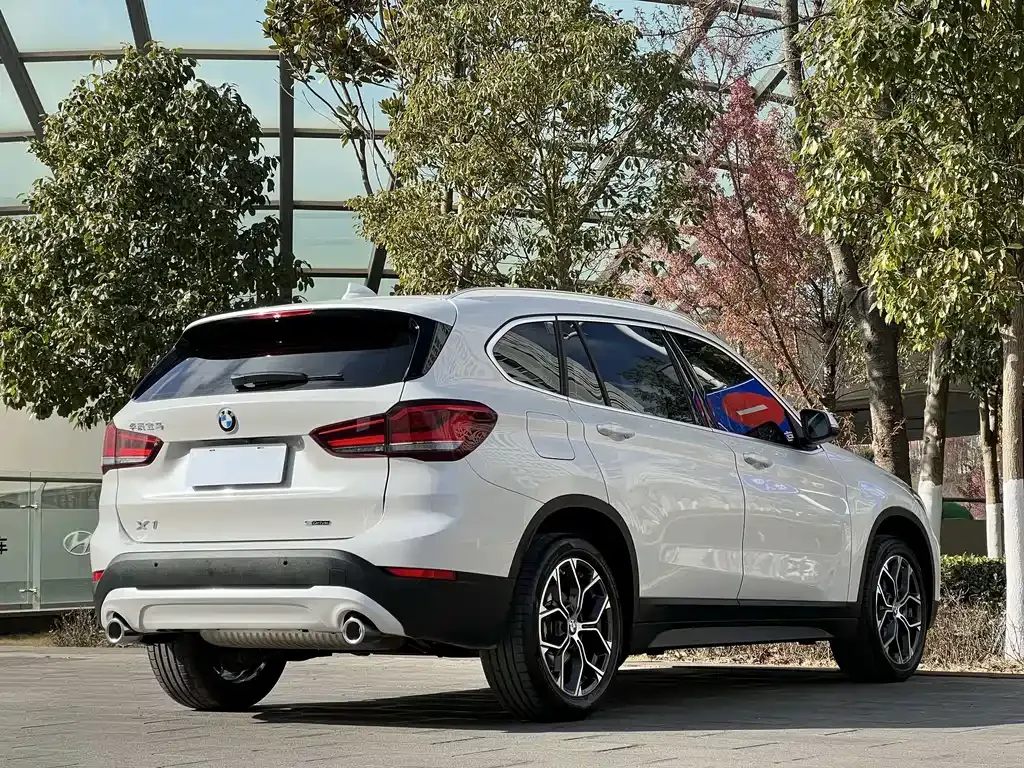 BMW X1 — фото 5