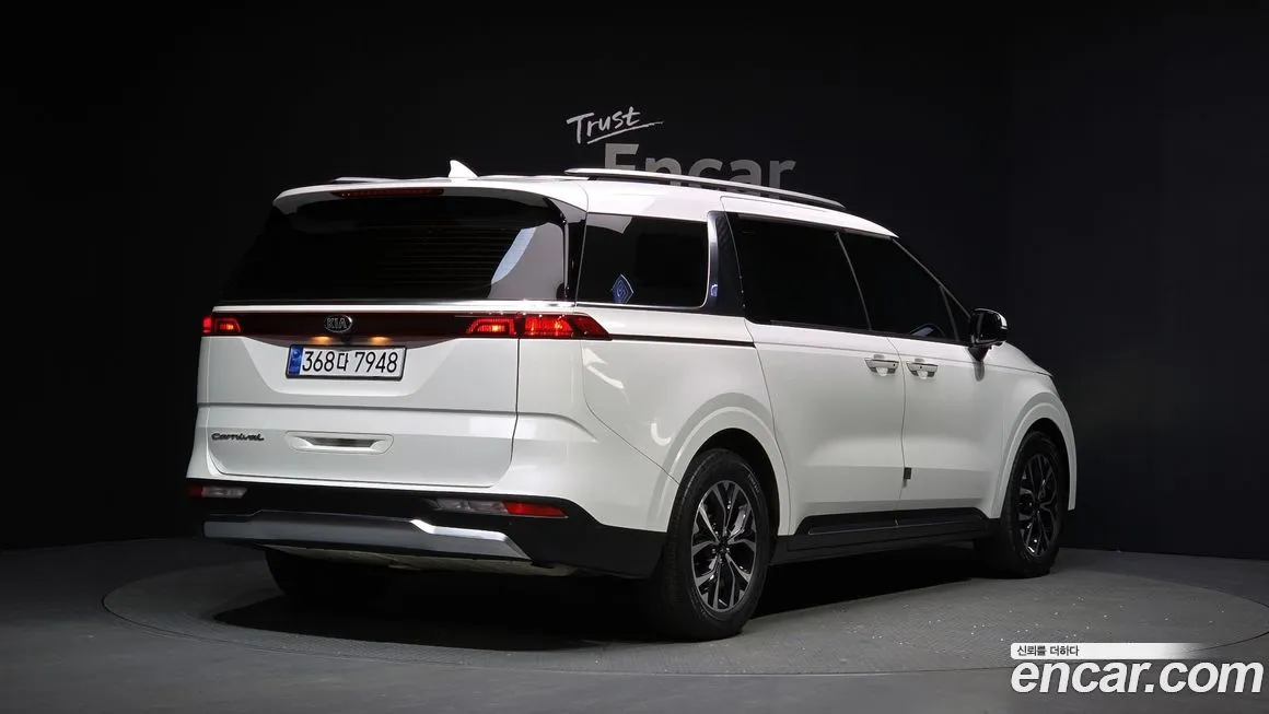 Kia Carnival — фото 2