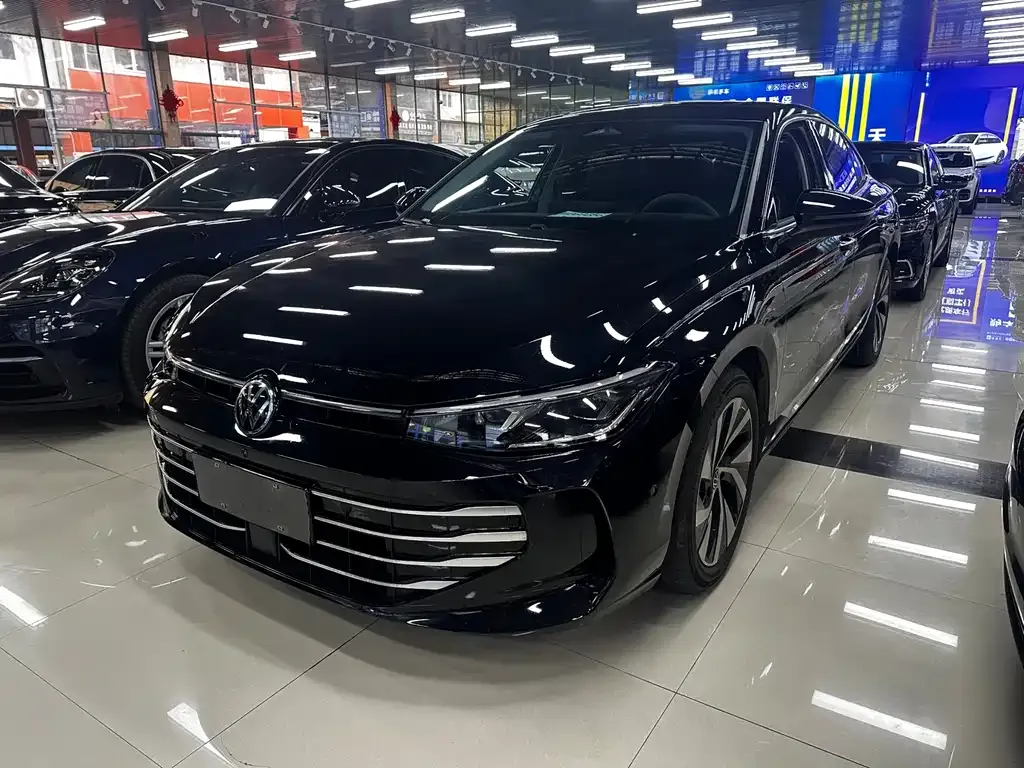 Volkswagen Passat — фото 1