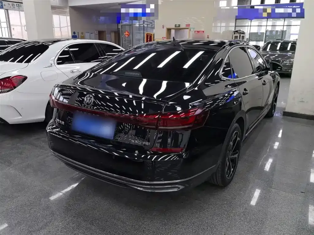 Volkswagen Passat — фото 7