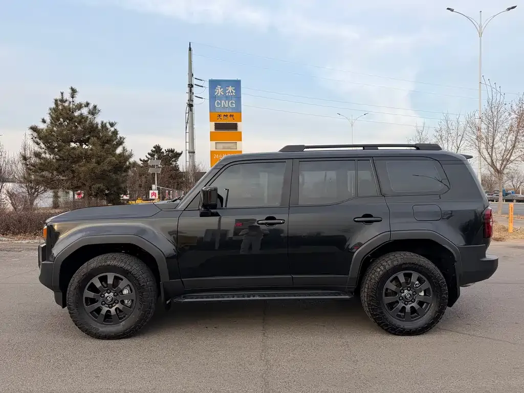 Toyota Prado — фото 2