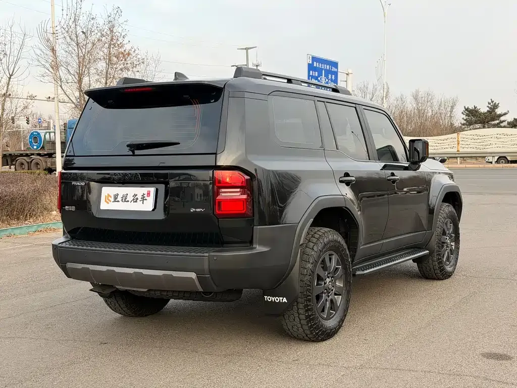 Toyota Prado — фото 10