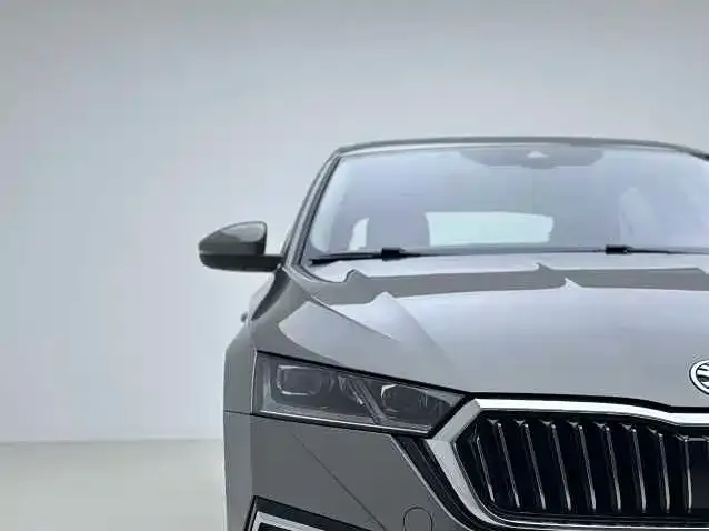 Skoda Octavia — фото 2