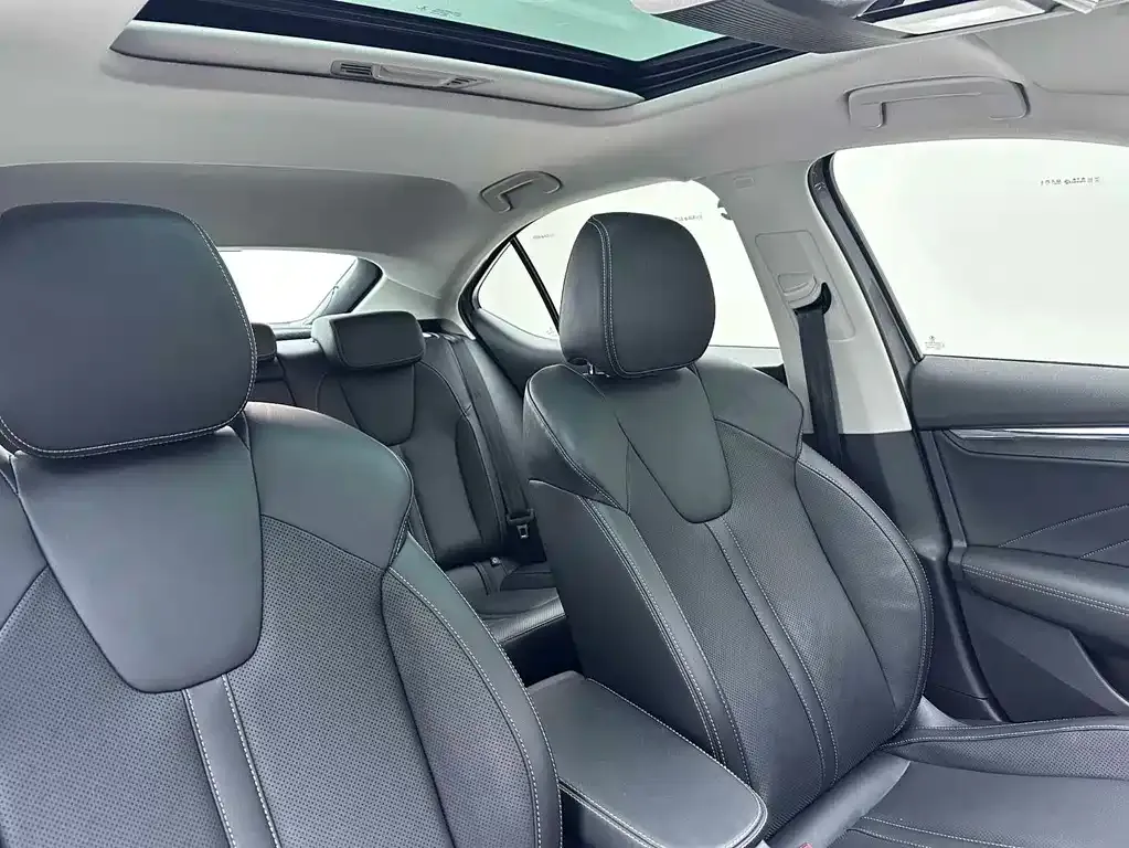 Skoda Octavia — фото 5