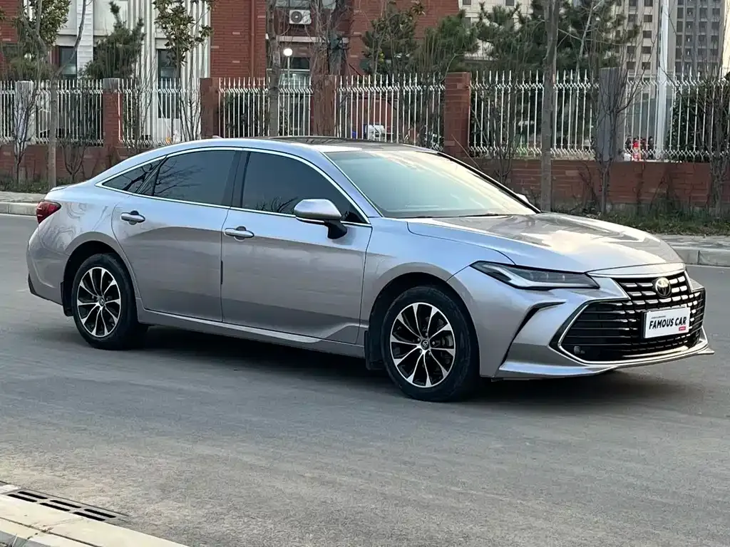 Toyota Avalon — фото 3