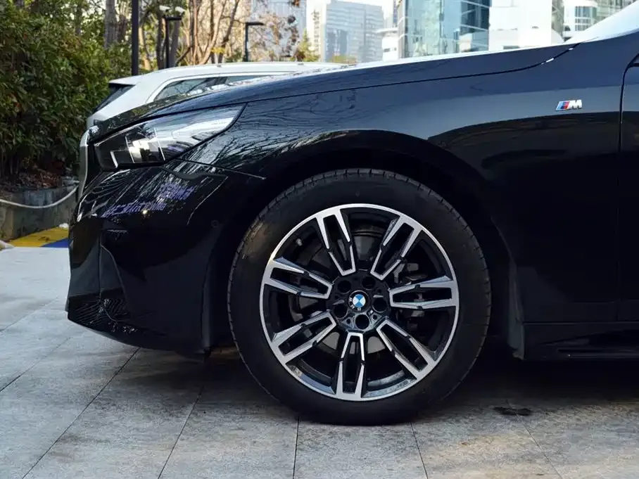 BMW 5 Series (Import) — фото 3