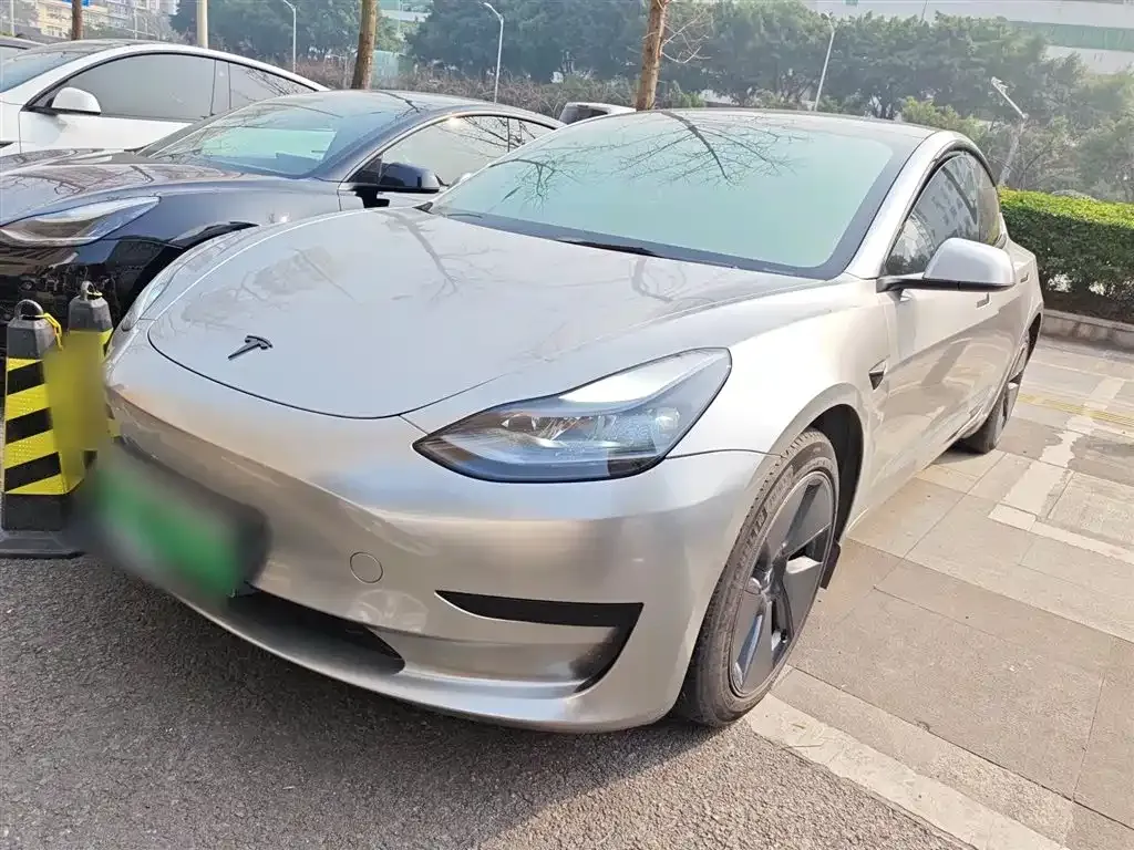 Tesla Model 3 — фото 3