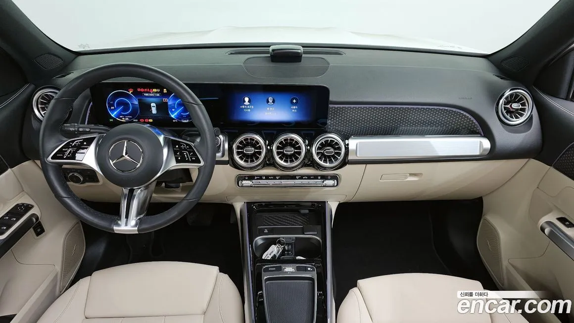 Mercedes-Benz EQB — фото 9