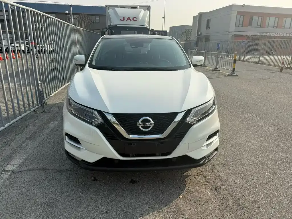 Nissan Qashqai — фото 2