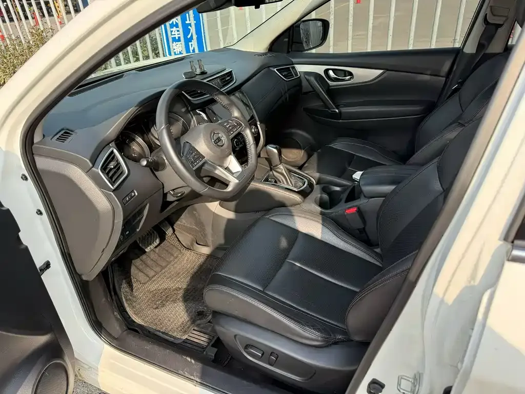 Nissan Qashqai — фото 4