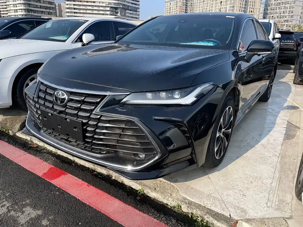 Toyota Avalon — фото 1