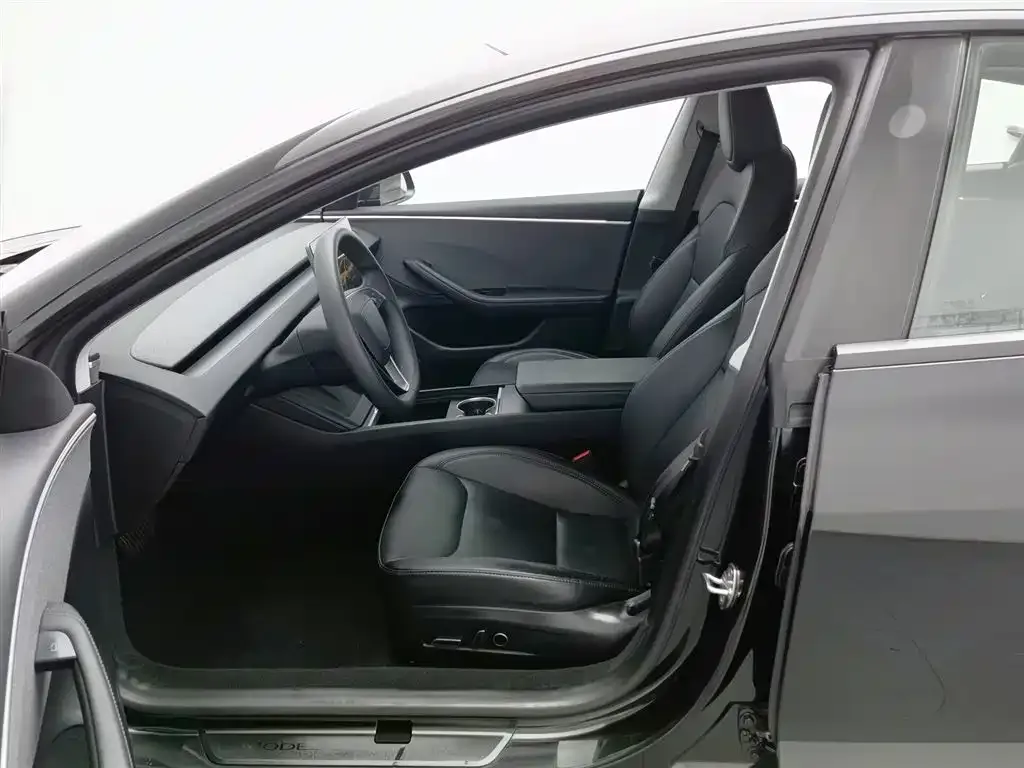 Tesla Model 3 — фото 10