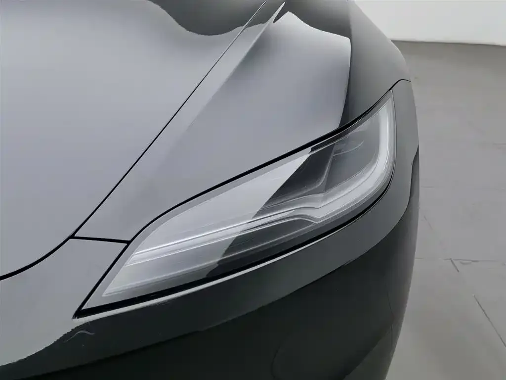Tesla Model 3 — фото 7
