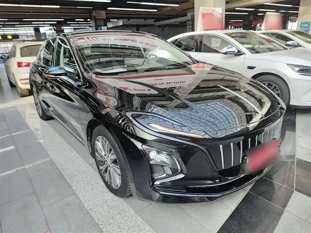 Hongqi E-QM5 — фото 10