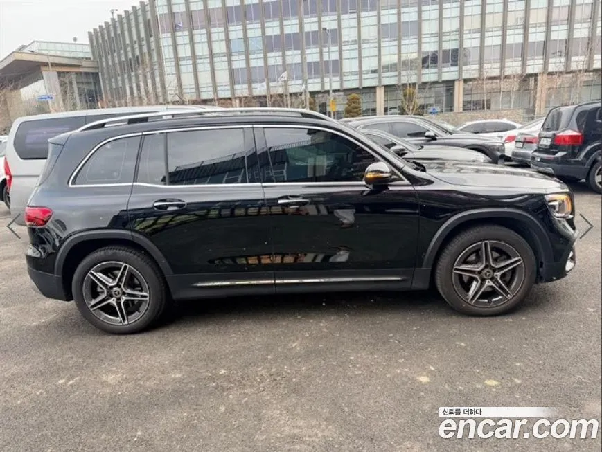 Mercedes-Benz GLB-Class — фото 10