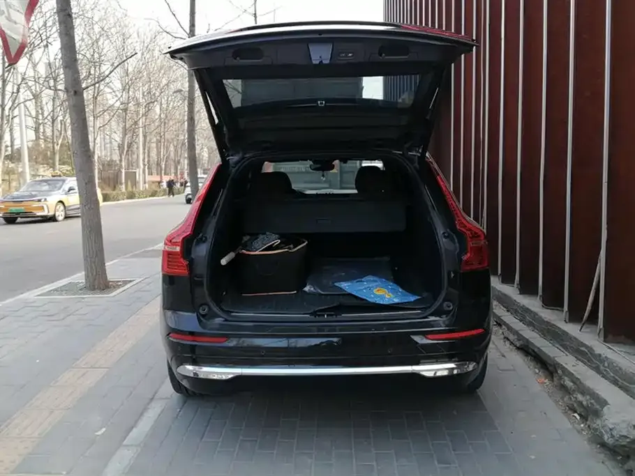 Volvo XC60 — фото 2