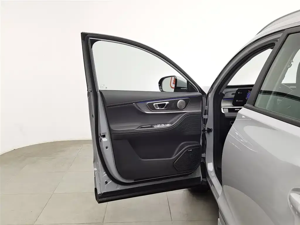 Chery Tiggo 8 PRO NEV — фото 5