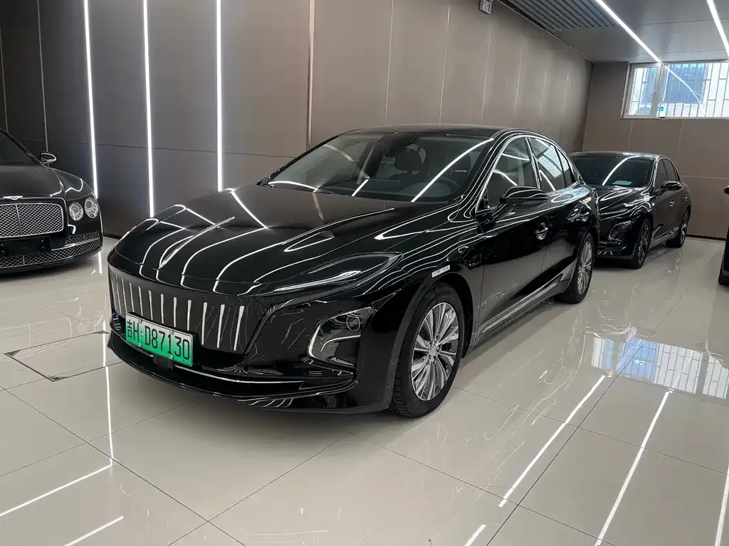 Hongqi E-QM5 — фото 1