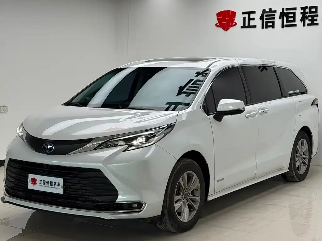 Toyota Sienna — фото 3