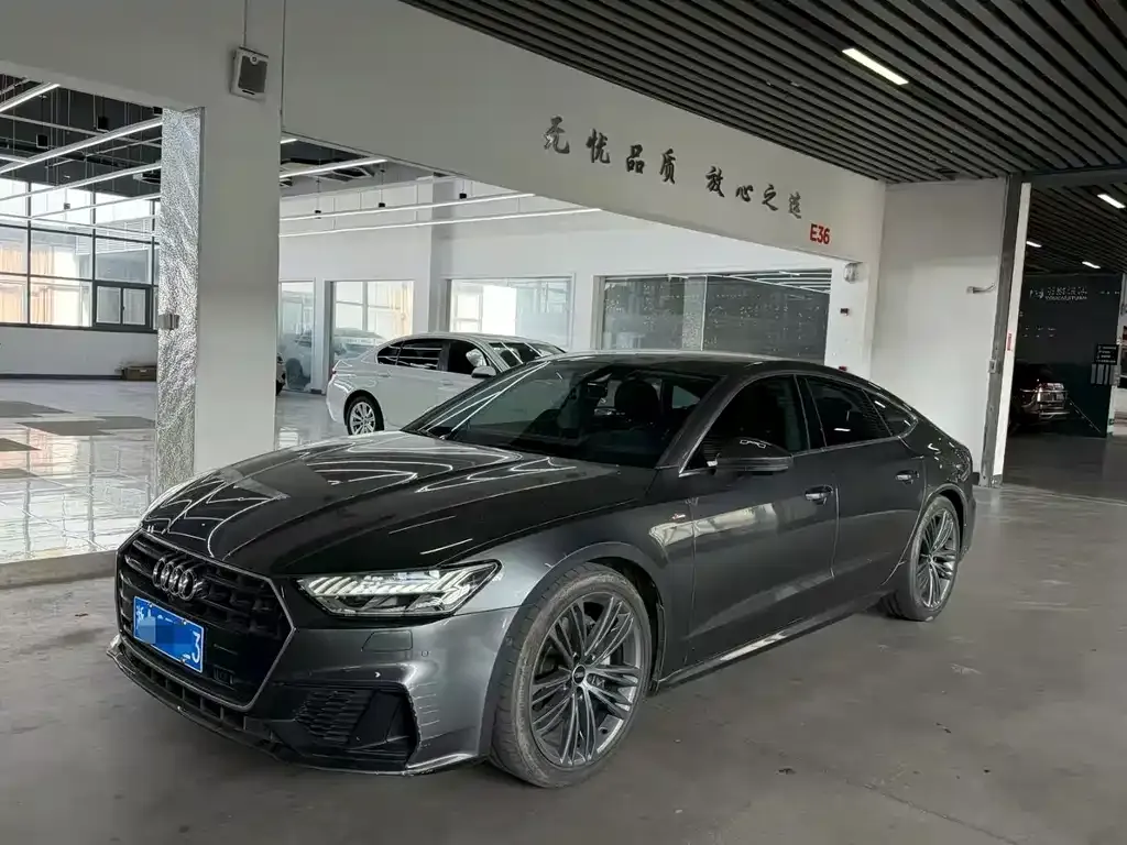 Audi A7 — фото 1
