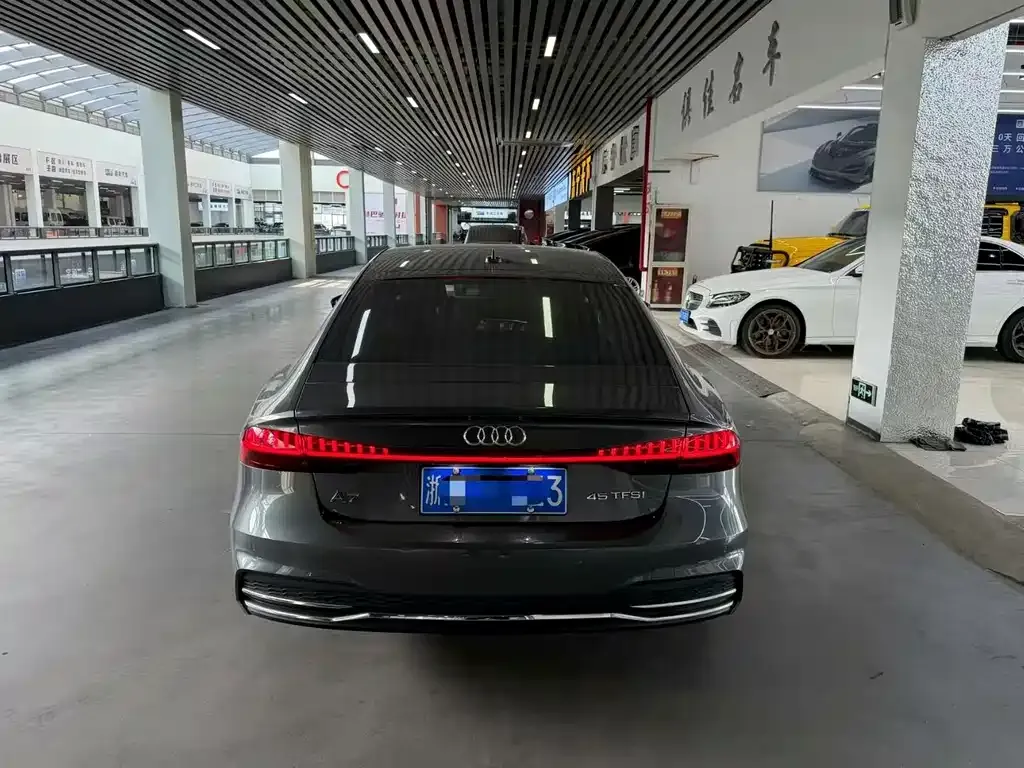 Audi A7 — фото 5
