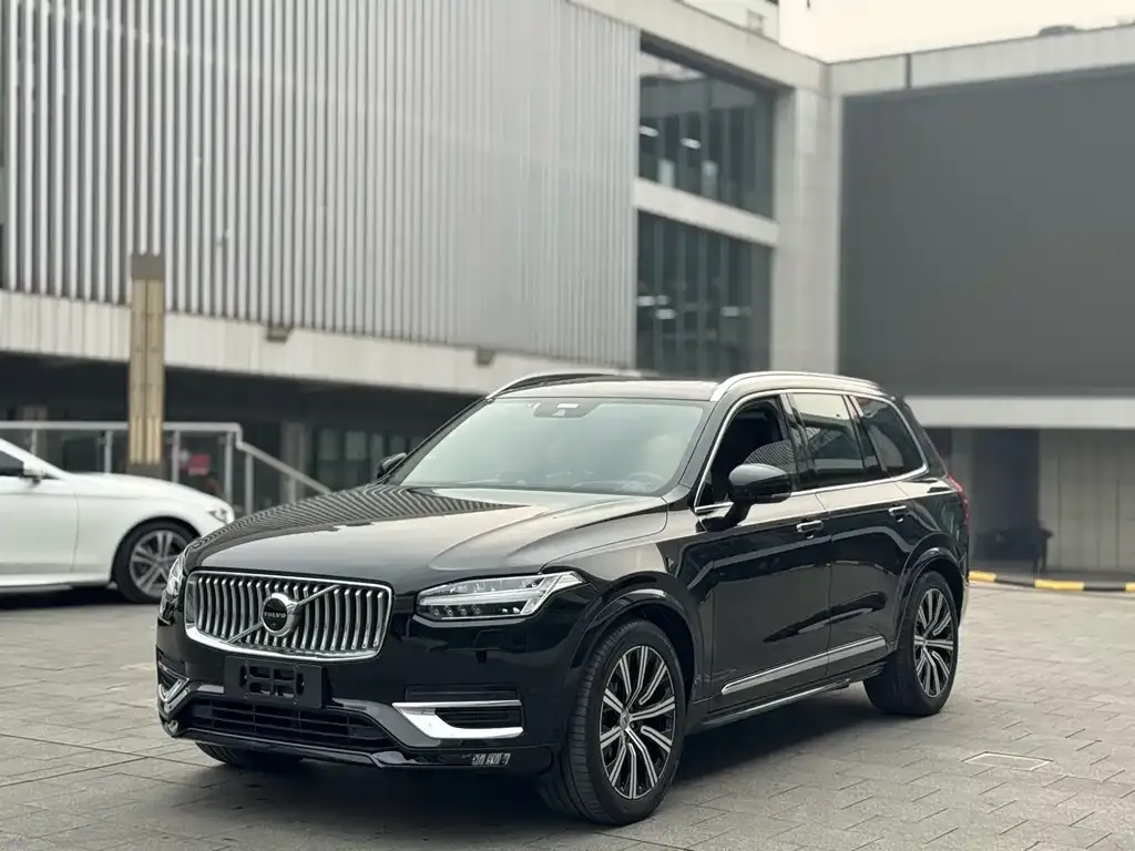Volvo XC90 — фото 1