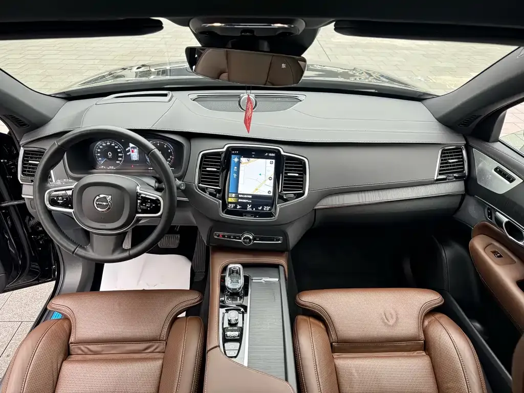Volvo XC90 — фото 10