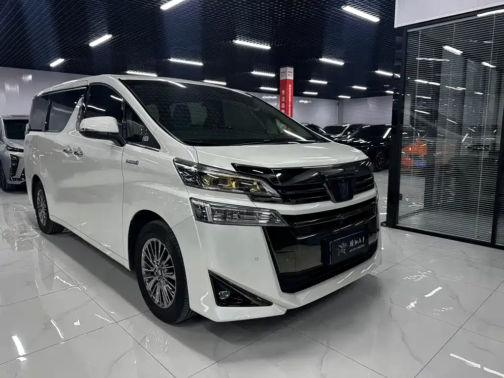 Toyota Vellfire — фото 10